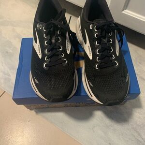 Women’s Brooks Ghost sneakers.  Size 6.5 Black and white